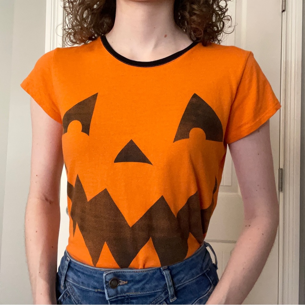 LOL Vintage short sleeve top orange and black pumpkin Halloween graphic t shirt
